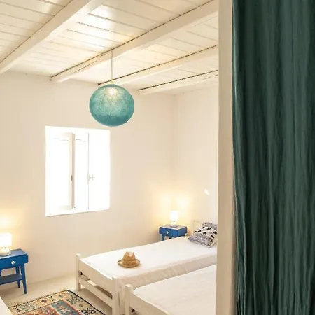 Holiday home Cycladic Kamari Aneratza