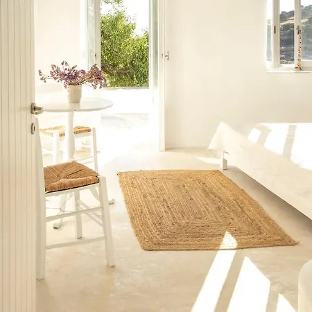 Cycladic Kamari *