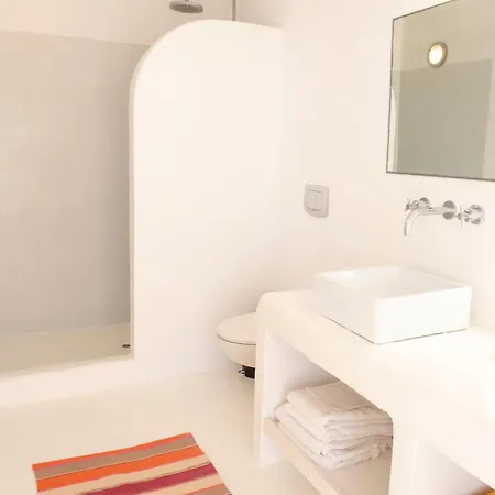 Holiday home Cycladic Kamari Aneratza